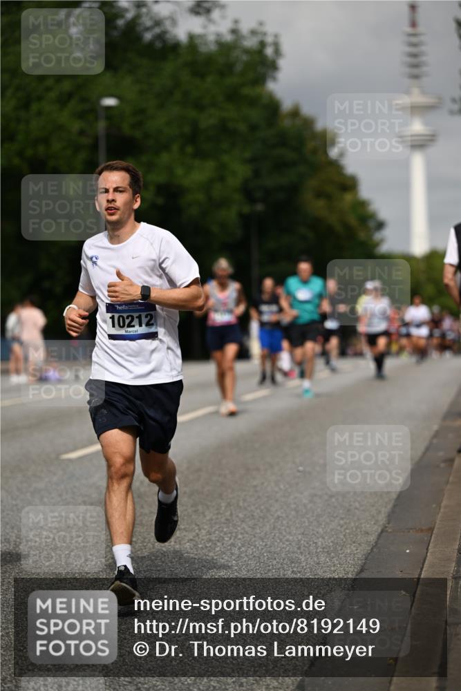 29.06.2025 - hella hamburg halbmarathon Dr. Thomas Lammeyer http://msf.ph/oto/8192149 29.06.2025 10:11:07 Kennedybrücke 1245, 4502, 5287, 5807, 6314, 6572, 6664, 9560, 10212, 10297, 11394 meine-sportfotos.de
