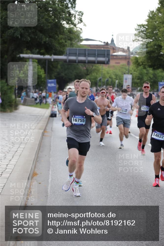 29.06.2025 - hella hamburg halbmarathon Jannik Wohlers http://msf.ph/oto/8192162 29.06.2025 09:45:18 Lombardsbrücke 1686, 1707, 2689, 4129, 4679, 4698, 4749, 5187, 5550, 6358, 6878, 7965, 8190, 10017, 10270, 10484, 10876, 11120, 12232, 12308, 12691, 12988, 13066, 13343, 13618, 13686, 14395, 14466, 14549, 14622, 14784, 15826, 15887, 16712, 16724, 16755, 17117, 17151, 17191, 17197, 18135, 18177 meine-sportfotos.de