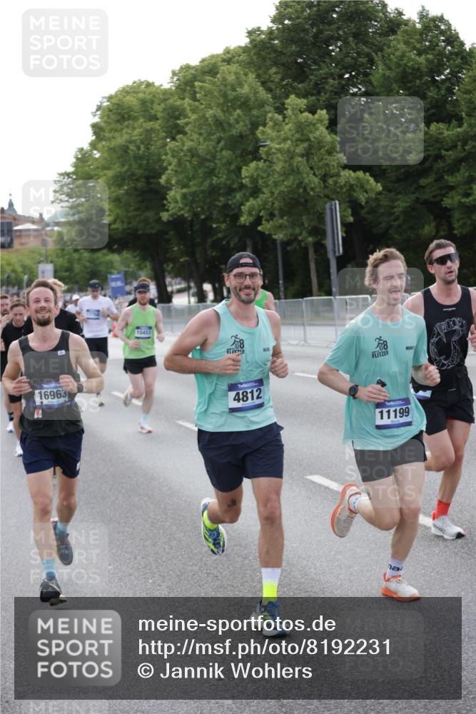 29.06.2025 - hella hamburg halbmarathon Jannik Wohlers http://msf.ph/oto/8192231 29.06.2025 09:45:37 Lombardsbrücke 1080, 1894, 2460, 3809, 4463, 4812, 5187, 6169, 6495, 6878, 7055, 7186, 7880, 8062, 9345, 10270, 10453, 10484, 11199, 12189, 12232, 12681, 13167, 13343, 13686, 13754, 14167, 14548, 14549, 14699, 15054, 15115, 15326, 15507, 15835, 16148, 16507, 16695, 16963, 17056, 17117, 17322, 17691, 17768, 18135, 18854, 19022, 19118 meine-sportfotos.de