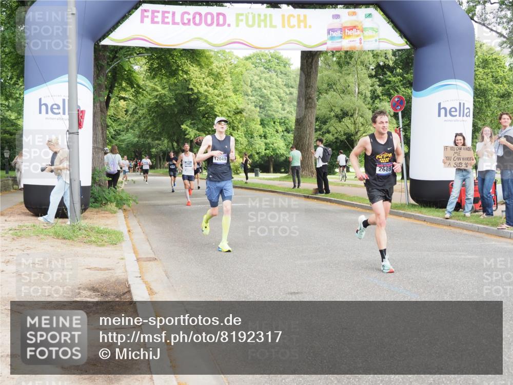 29.06.2025 - hella hamburg halbmarathon MichiJ http://msf.ph/oto/8192317 29.06.2025 10:19:55 Zwischen KM18-KM19 2689, 8190, 8318, 8784, 10270, 18422 meine-sportfotos.de