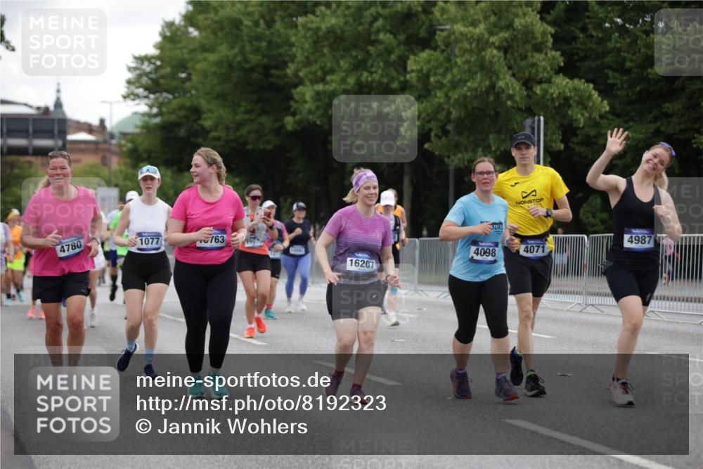 29.06.2025 - hella hamburg halbmarathon Jannik Wohlers http://msf.ph/oto/8192323 29.06.2025 11:13:26 Lombardsbrücke 1077, 1238, 1277, 1280, 2551, 4071, 4098, 4500, 4501, 4780, 4987, 5591, 5592, 6812, 7906, 8179, 8737, 8951, 9148, 9692, 10134, 10137, 11132, 11215, 12081, 12738, 13325, 13337, 13696, 13763, 14190, 14444, 14817, 14997, 15003, 15005, 15031, 15449, 15485, 15522, 16188, 16207, 16694, 18398, 18783, 19077 meine-sportfotos.de
