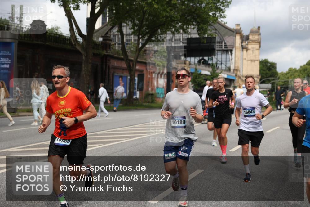 29.06.2025 - hella hamburg halbmarathon Yannick Fuchs http://msf.ph/oto/8192327 29.06.2025 10:44:03 20KM 1216, 1321, 2020, 2234, 2516, 2788, 3296, 3414, 3543, 3562, 3692, 3852, 4247, 4933, 5447, 5978, 6115, 6125, 6282, 7100, 7657, 8454, 8576, 8689, 8813, 8899, 8921, 9031, 9200, 9303, 9491, 9551, 9597, 9723, 10189, 10480, 11339, 11975, 12035, 12203, 12271, 12733, 13159, 13225, 13282, 13463, 13758, 13976, 14562, 14794, 14838, 15519, 15620, 15966, 16000, 16403, 16738, 16843, 16877, 16887, 17001, 17282, 17908, 18229, 18350, 18451, 18960 meine-sportfotos.de