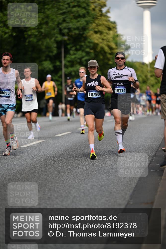 29.06.2025 - hella hamburg halbmarathon Dr. Thomas Lammeyer http://msf.ph/oto/8192378 29.06.2025 09:47:40 Kennedybrücke 1065, 2879, 3075, 3845, 3968, 4678, 5344, 7231, 7349, 7793, 8975, 9047, 10106, 10173, 10790 meine-sportfotos.de
