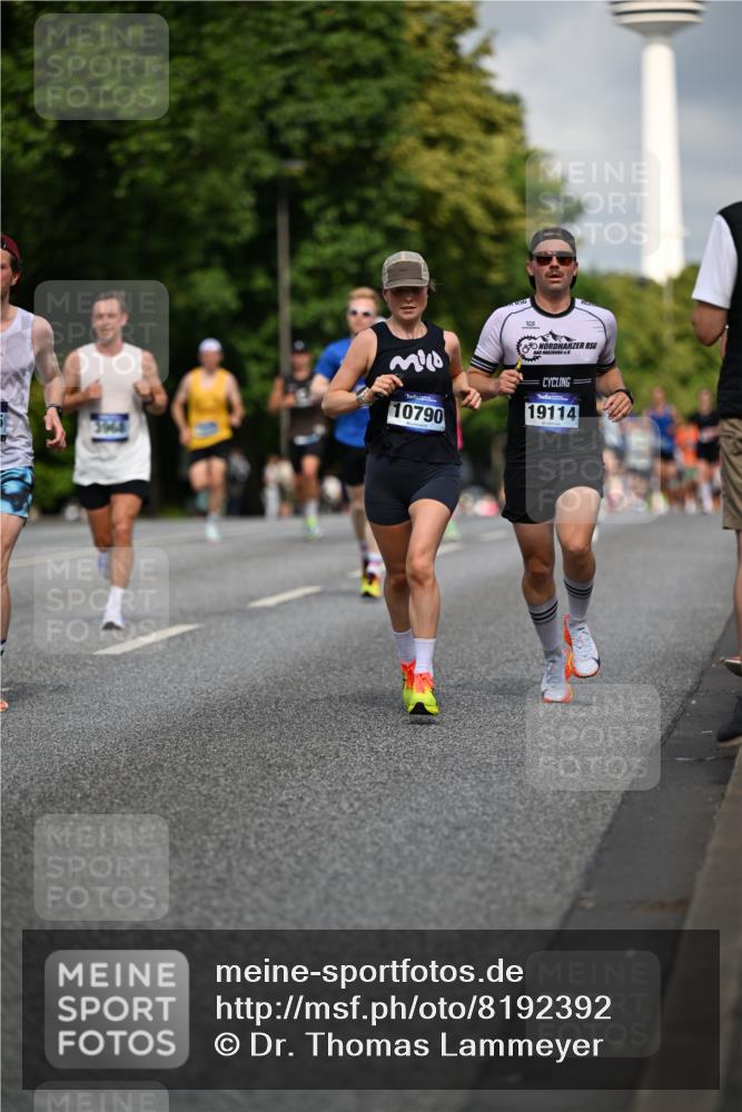 29.06.2025 - hella hamburg halbmarathon Dr. Thomas Lammeyer http://msf.ph/oto/8192392 29.06.2025 09:47:41 Kennedybrücke 1065, 2879, 3075, 3845, 3968, 4678, 5344, 7231, 7349, 7793, 8975, 9047, 10106, 10173, 10790 meine-sportfotos.de