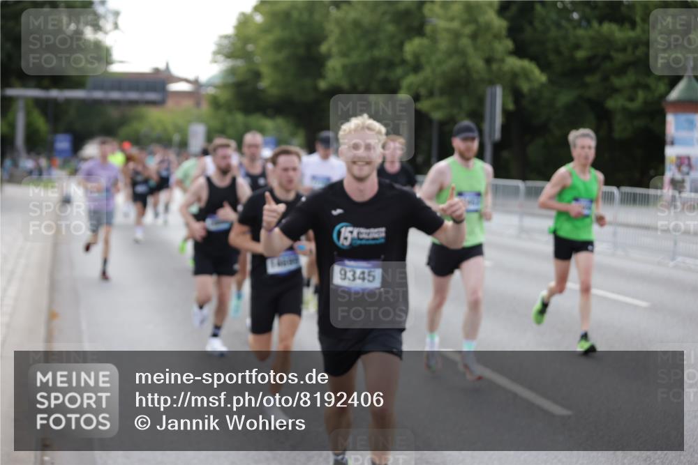 29.06.2025 - hella hamburg halbmarathon Jannik Wohlers http://msf.ph/oto/8192406 29.06.2025 09:45:39 Lombardsbrücke 1080, 1894, 2460, 2525, 3809, 4463, 4812, 6169, 6495, 6878, 7055, 7186, 7880, 8062, 9345, 10270, 10453, 10484, 11199, 11282, 12189, 12681, 13167, 13686, 13754, 14167, 14293, 14548, 14699, 15054, 15115, 15326, 15507, 15689, 15835, 16148, 16507, 16580, 16695, 16963, 17056, 17322, 17691, 17768, 18854, 19022, 19118 meine-sportfotos.de