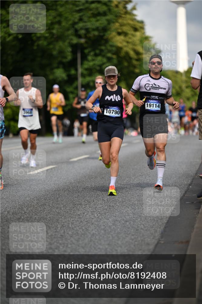 29.06.2025 - hella hamburg halbmarathon Dr. Thomas Lammeyer http://msf.ph/oto/8192408 29.06.2025 09:47:41 Kennedybrücke 1065, 2879, 3075, 3845, 3968, 4678, 5344, 7231, 7349, 7793, 8975, 9047, 10106, 10173, 10790 meine-sportfotos.de