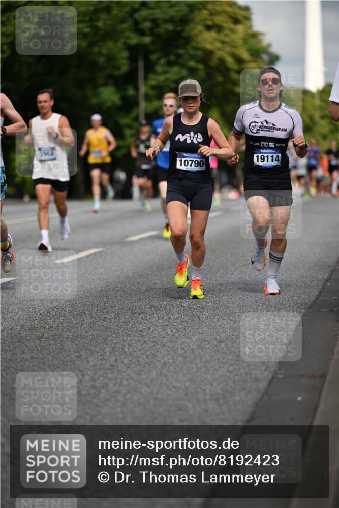 29.06.2025 - hella hamburg halbmarathon Dr. Thomas Lammeyer http://msf.ph/oto/8192423 29.06.2025 09:47:41 Kennedybrücke 1065, 2879, 3075, 3845, 3968, 4678, 5344, 7231, 7349, 7793, 8975, 9047, 10106, 10173, 10790 meine-sportfotos.de
