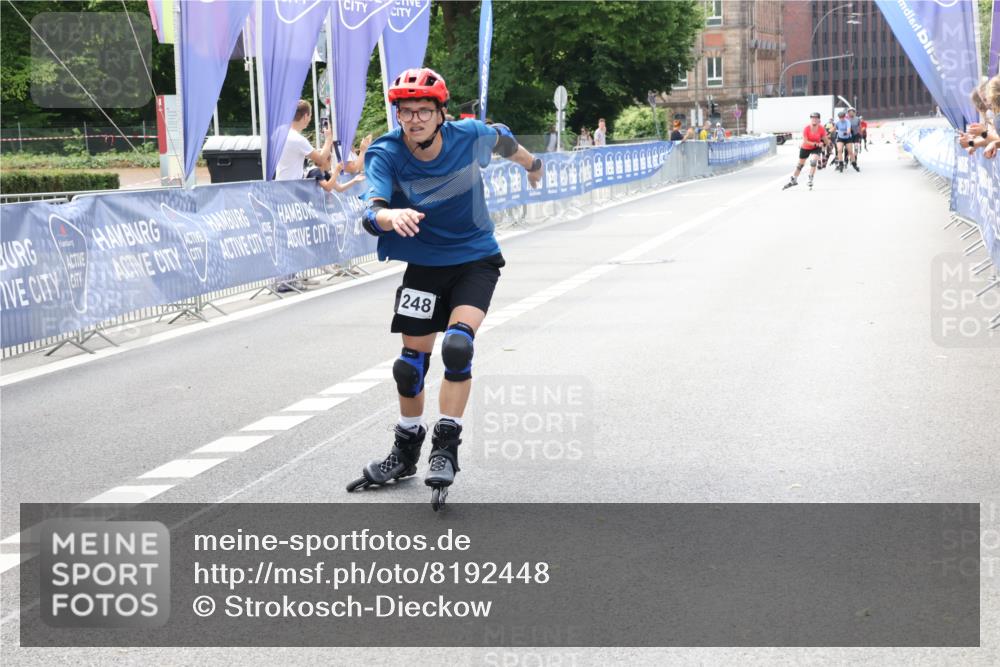 29.06.2025 - hella hamburg halbmarathon Strokosch-Dieckow http://msf.ph/oto/8192448 29.06.2025 09:34:23 Ziel 20248, 20271, 20306, 20406, 20547 meine-sportfotos.de