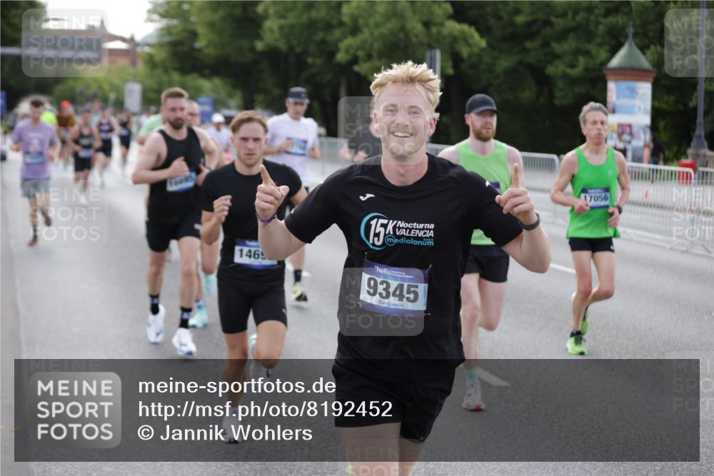29.06.2025 - hella hamburg halbmarathon Jannik Wohlers http://msf.ph/oto/8192452 29.06.2025 09:45:39 Lombardsbrücke 1080, 1894, 2460, 2525, 3809, 4463, 4812, 6169, 6495, 6878, 7055, 7186, 7880, 8062, 9345, 10270, 10453, 10484, 11199, 11282, 12189, 12681, 13167, 13686, 13754, 14167, 14293, 14548, 14699, 15054, 15115, 15326, 15507, 15689, 15835, 16148, 16507, 16580, 16695, 16963, 17056, 17322, 17691, 17768, 18854, 19022, 19118 meine-sportfotos.de
