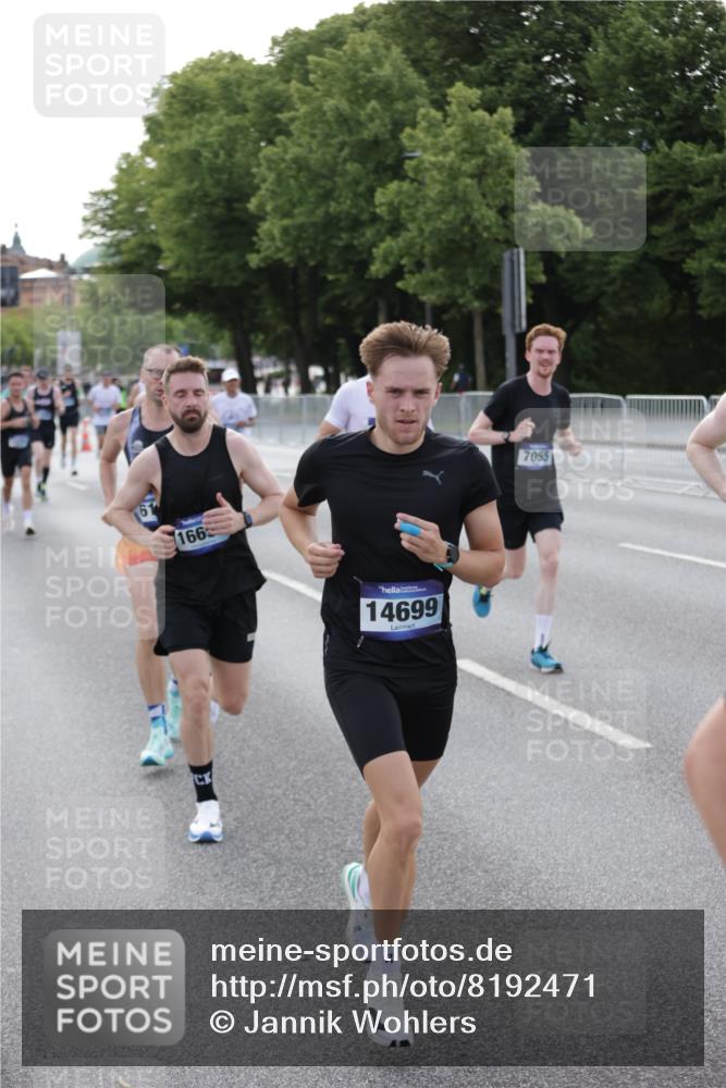 29.06.2025 - hella hamburg halbmarathon Jannik Wohlers http://msf.ph/oto/8192471 29.06.2025 09:45:40 Lombardsbrücke 1080, 1894, 2460, 2525, 3809, 4463, 4812, 5042, 6169, 6495, 7055, 7186, 7880, 8062, 9345, 10453, 11199, 11282, 11833, 12189, 12681, 13167, 13754, 14167, 14293, 14548, 14699, 15054, 15115, 15326, 15507, 15689, 15835, 16148, 16507, 16580, 16695, 16963, 17056, 17322, 17691, 17768, 18854, 19022, 19118 meine-sportfotos.de