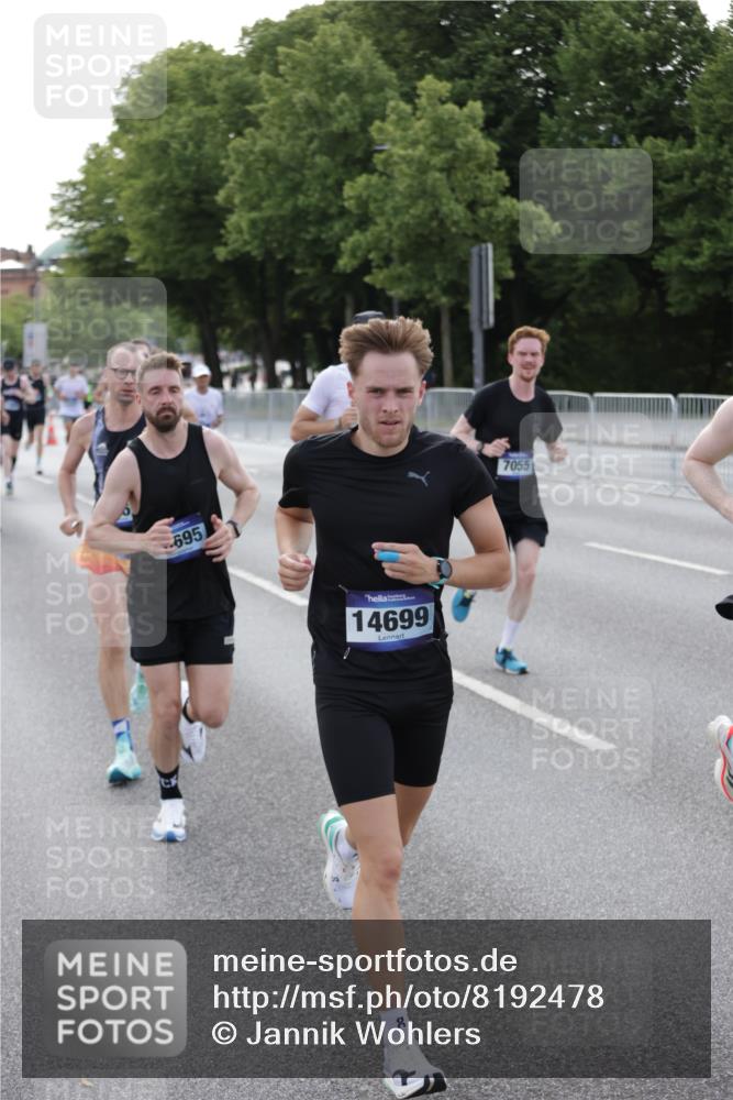 29.06.2025 - hella hamburg halbmarathon Jannik Wohlers http://msf.ph/oto/8192478 29.06.2025 09:45:40 Lombardsbrücke 1080, 1894, 2460, 2525, 3809, 4463, 4812, 5042, 6169, 6495, 7055, 7186, 7880, 8062, 9345, 10453, 11199, 11282, 11833, 12189, 12681, 13167, 13754, 14167, 14293, 14548, 14699, 15054, 15115, 15326, 15507, 15689, 15835, 16148, 16507, 16580, 16695, 16963, 17056, 17322, 17691, 17768, 18854, 19022, 19118 meine-sportfotos.de