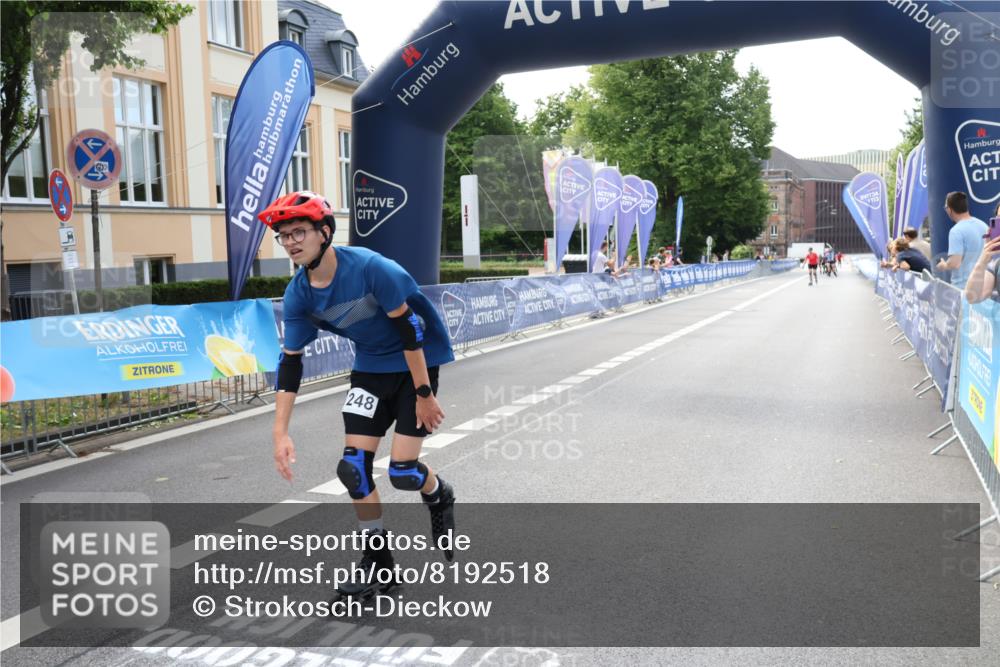 29.06.2025 - hella hamburg halbmarathon Strokosch-Dieckow http://msf.ph/oto/8192518 29.06.2025 09:34:24 Ziel 20248, 20271, 20306, 20406, 20546, 20547 meine-sportfotos.de