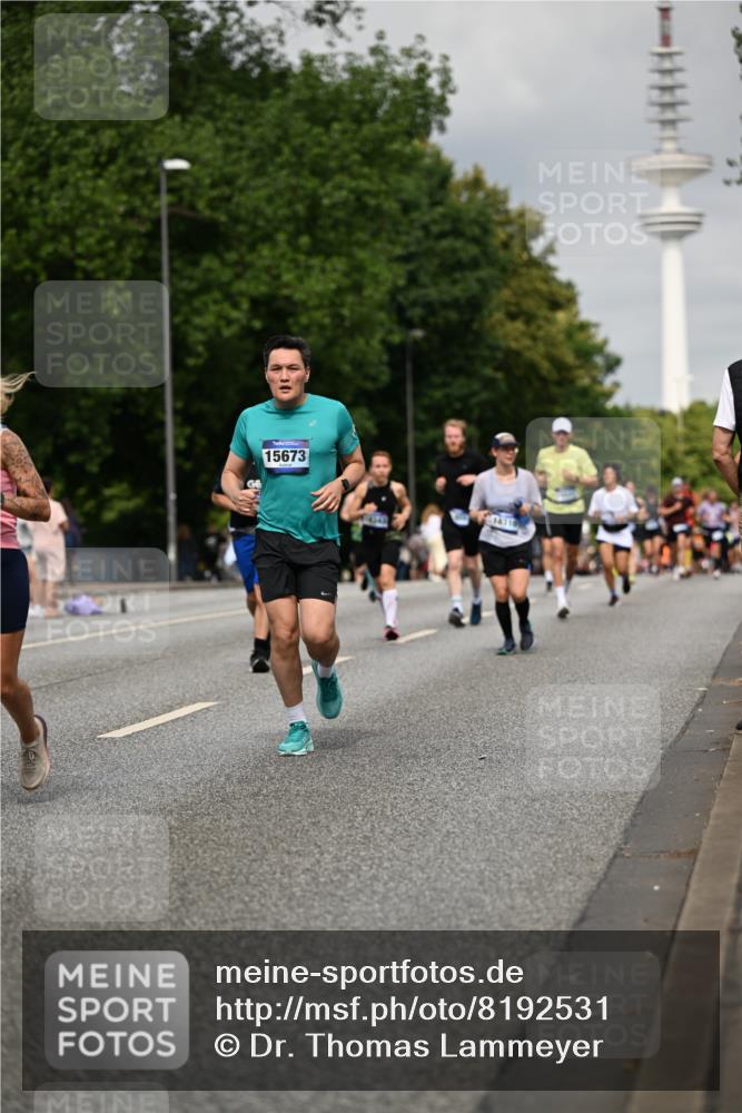 29.06.2025 - hella hamburg halbmarathon Dr. Thomas Lammeyer http://msf.ph/oto/8192531 29.06.2025 10:11:11 Kennedybrücke 1245, 4502, 5287, 5807, 5845, 6314, 6572, 6664, 9560, 10212, 10297, 10703, 11114, 11394 meine-sportfotos.de