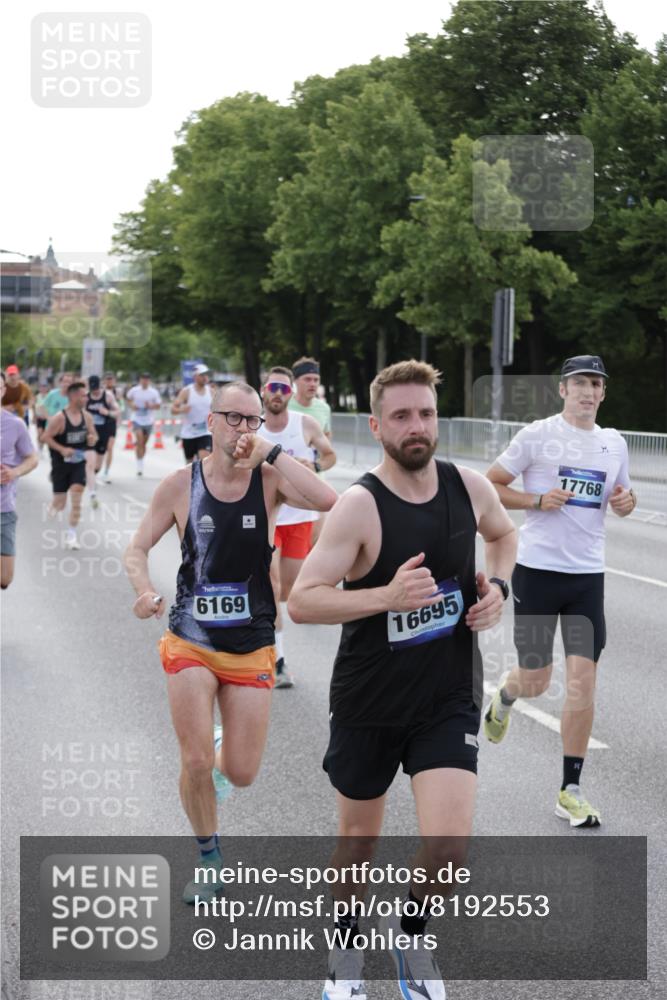 29.06.2025 - hella hamburg halbmarathon Jannik Wohlers http://msf.ph/oto/8192553 29.06.2025 09:45:41 Lombardsbrücke 1080, 1894, 2460, 2525, 3809, 3843, 4463, 4812, 5042, 6169, 6495, 7055, 7186, 7880, 8062, 9345, 10453, 11199, 11282, 11833, 12189, 12681, 13167, 13754, 14167, 14293, 14548, 14699, 15054, 15115, 15326, 15507, 15689, 15835, 16148, 16507, 16580, 16695, 16963, 17056, 17322, 17691, 17768, 18854, 19022, 19118 meine-sportfotos.de