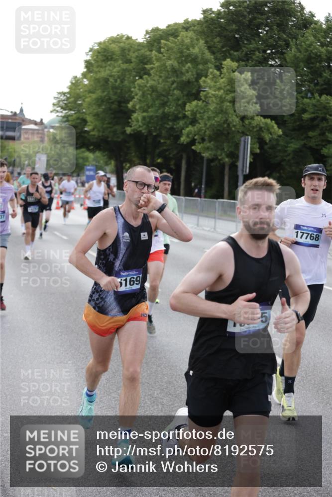 29.06.2025 - hella hamburg halbmarathon Jannik Wohlers http://msf.ph/oto/8192575 29.06.2025 09:45:41 Lombardsbrücke 1080, 1894, 2460, 2525, 3809, 3843, 4463, 4812, 5042, 6169, 6495, 7055, 7186, 7880, 8062, 9345, 10453, 11199, 11282, 11833, 12189, 12681, 13167, 13754, 14167, 14293, 14548, 14699, 15054, 15115, 15326, 15507, 15689, 15835, 16148, 16507, 16580, 16695, 16963, 17056, 17322, 17691, 17768, 18854, 19022, 19118 meine-sportfotos.de