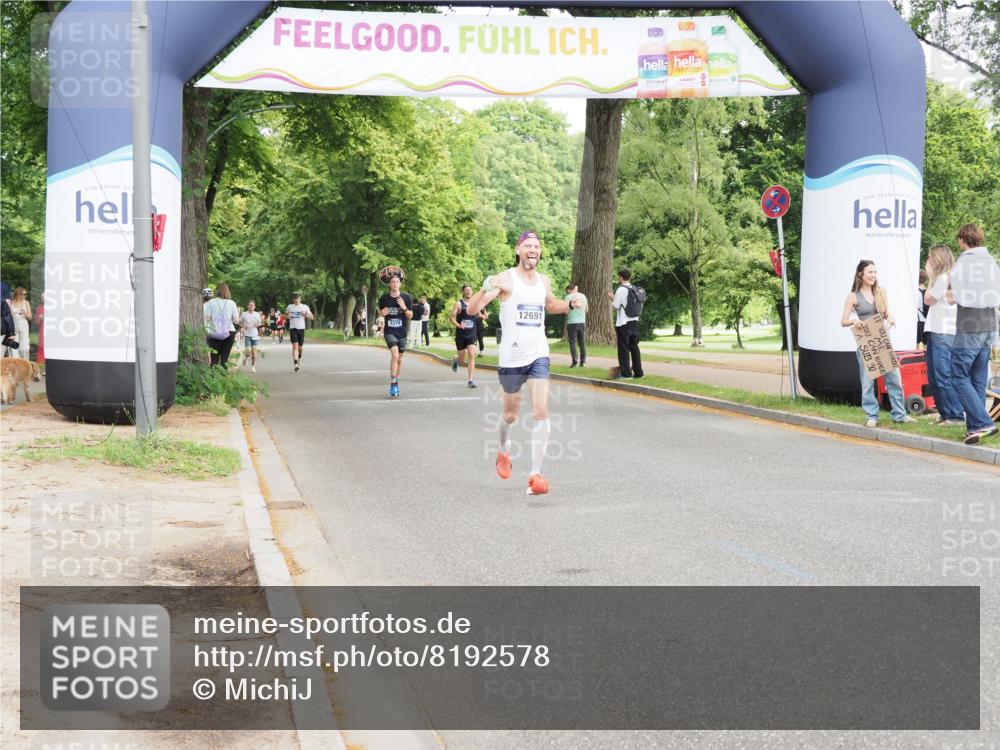 29.06.2025 - hella hamburg halbmarathon MichiJ http://msf.ph/oto/8192578 29.06.2025 10:19:58 Zwischen KM18-KM19 2689, 8190, 8318, 10270, 12049, 12691, 18422 meine-sportfotos.de