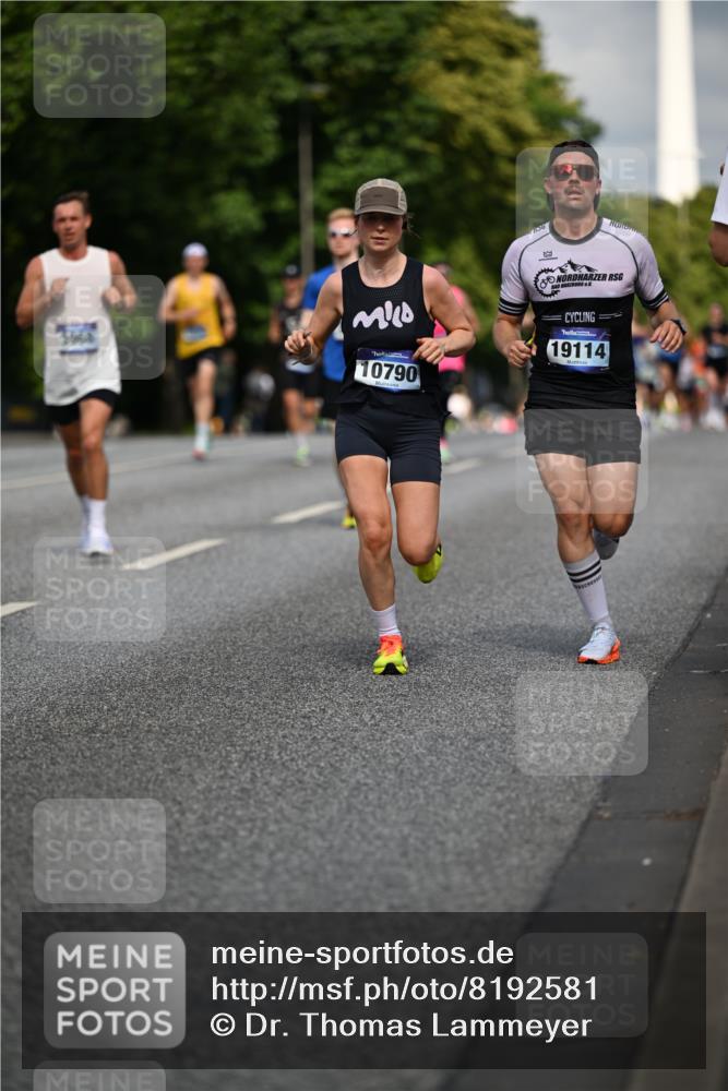 29.06.2025 - hella hamburg halbmarathon Dr. Thomas Lammeyer http://msf.ph/oto/8192581 29.06.2025 09:47:41 Kennedybrücke 1065, 2879, 3075, 3845, 3968, 4678, 5344, 7231, 7349, 7793, 8975, 9047, 10106, 10173, 10790 meine-sportfotos.de