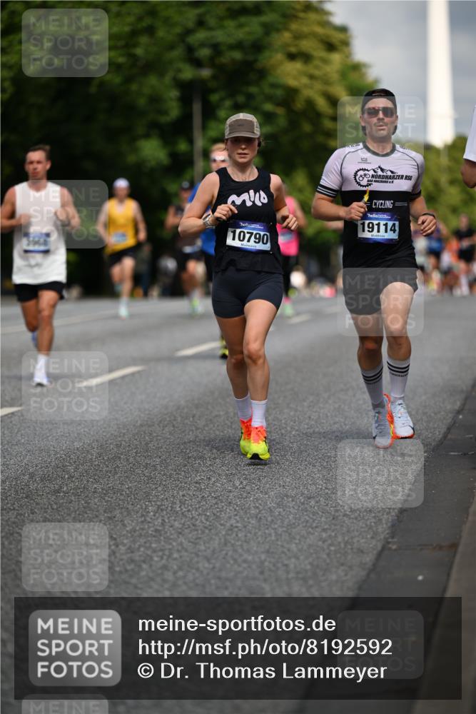 29.06.2025 - hella hamburg halbmarathon Dr. Thomas Lammeyer http://msf.ph/oto/8192592 29.06.2025 09:47:41 Kennedybrücke 1065, 2879, 3075, 3845, 3968, 4678, 5344, 7231, 7349, 7793, 8975, 9047, 10106, 10173, 10790 meine-sportfotos.de