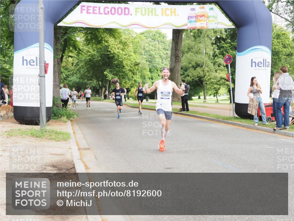 29.06.2025 - hella hamburg halbmarathon MichiJ http://msf.ph/oto/8192600 29.06.2025 10:19:58 Zwischen KM18-KM19 2689, 8190, 8318, 10270, 12049, 12691, 18422 meine-sportfotos.de