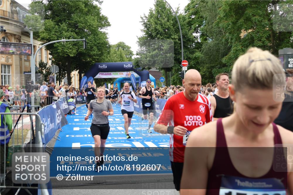 29.06.2025 - hella hamburg halbmarathon Zöllner http://msf.ph/oto/8192607 29.06.2025 10:45:05 Ziel 1171, 1424, 1520, 3917, 4997, 6266, 7709, 7843, 9710, 10741, 11688, 13919, 15334, 15365, 16058, 17381, 17544, 18055 meine-sportfotos.de