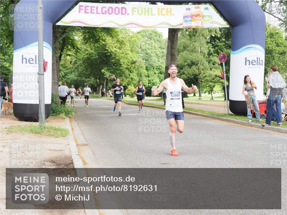 29.06.2025 - hella hamburg halbmarathon MichiJ http://msf.ph/oto/8192631 29.06.2025 10:19:58 Zwischen KM18-KM19 2689, 8190, 8318, 10270, 12049, 12691, 18422 meine-sportfotos.de