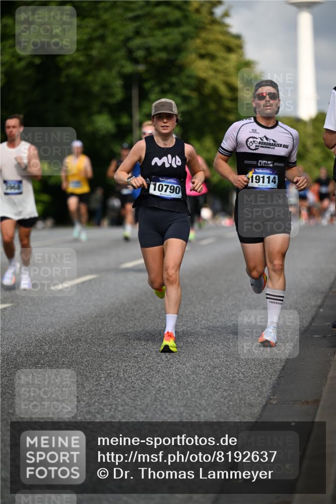 29.06.2025 - hella hamburg halbmarathon Dr. Thomas Lammeyer http://msf.ph/oto/8192637 29.06.2025 09:47:41 Kennedybrücke 1065, 2879, 3075, 3845, 3968, 4678, 5344, 7231, 7349, 7793, 8975, 9047, 10106, 10173, 10790 meine-sportfotos.de