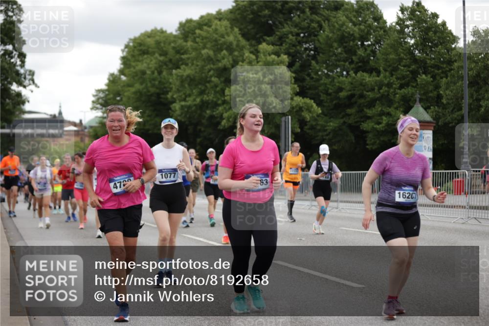 29.06.2025 - hella hamburg halbmarathon Jannik Wohlers http://msf.ph/oto/8192658 29.06.2025 11:13:29 Lombardsbrücke 1077, 1238, 1277, 1280, 2551, 3368, 4071, 4098, 4500, 4501, 4780, 4987, 5591, 5592, 5772, 6812, 7151, 7906, 8179, 8951, 9148, 9692, 10612, 11132, 11215, 12081, 12667, 12738, 13325, 13337, 13763, 14444, 14997, 15003, 15005, 15031, 15485, 15522, 16188, 16207, 16694, 19077 meine-sportfotos.de