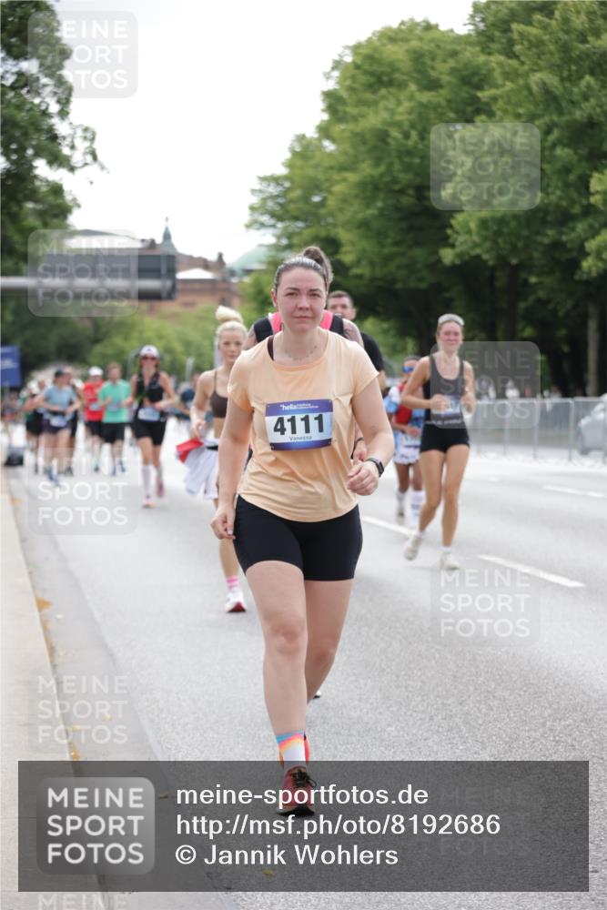 29.06.2025 - hella hamburg halbmarathon Jannik Wohlers http://msf.ph/oto/8192686 29.06.2025 10:24:20 Lombardsbrücke 1352, 1395, 2108, 2249, 2280, 2944, 3053, 3099, 3113, 3132, 3421, 4111, 4221, 4444, 5126, 5138, 5829, 5830, 6261, 6570, 10907, 11651, 11816, 11817, 12070, 12303, 13111, 13113, 13638, 14898, 15124, 15796, 15975, 17535, 18105 meine-sportfotos.de