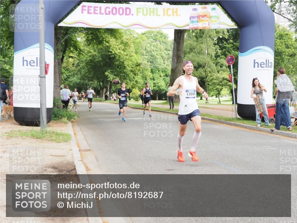 29.06.2025 - hella hamburg halbmarathon MichiJ http://msf.ph/oto/8192687 29.06.2025 10:19:58 Zwischen KM18-KM19 2689, 8190, 8318, 10270, 12049, 12691, 18422 meine-sportfotos.de