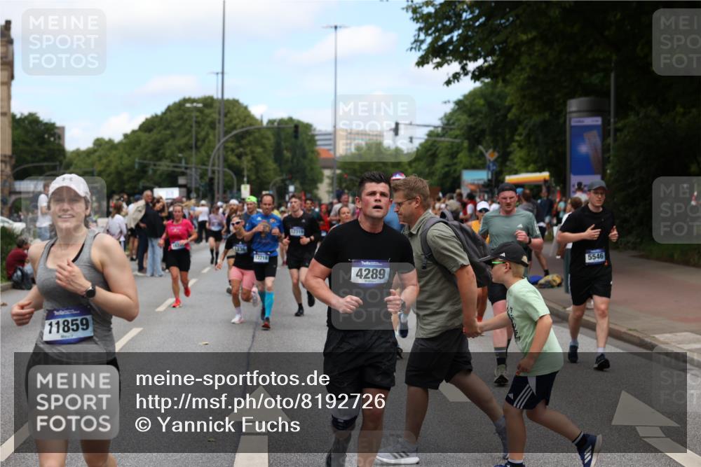 29.06.2025 - hella hamburg halbmarathon Yannick Fuchs http://msf.ph/oto/8192726 29.06.2025 11:22:03 20KM 1836, 2294, 2526, 2831, 2832, 2919, 3424, 3560, 3681, 3728, 3731, 3778, 3822, 4164, 4289, 4807, 4924, 5546, 5625, 5793, 6048, 6049, 6307, 6578, 6620, 6625, 6724, 6820, 8083, 8124, 8303, 8538, 8738, 8806, 9078, 9108, 9598, 9603, 10198, 10435, 10907, 11859, 12216, 12319, 12460, 12461, 12663, 12710, 13316, 13418, 13724, 14118, 14347, 14770, 15878, 16251, 17199, 17495, 17513, 17944, 18371, 18742 meine-sportfotos.de