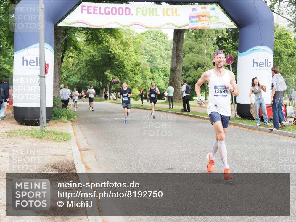 29.06.2025 - hella hamburg halbmarathon MichiJ http://msf.ph/oto/8192750 29.06.2025 10:19:59 Zwischen KM18-KM19 2689, 8318, 12049, 12691 meine-sportfotos.de