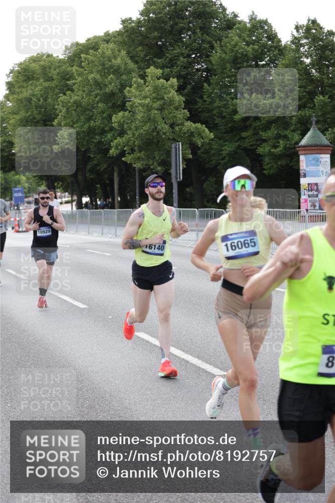 29.06.2025 - hella hamburg halbmarathon Jannik Wohlers http://msf.ph/oto/8192757 29.06.2025 09:45:58 Lombardsbrücke 1344, 2525, 3843, 3955, 5042, 7534, 7845, 7901, 8784, 8864, 8956, 10298, 10865, 10929, 11230, 11282, 11833, 12987, 13252, 13617, 14276, 14293, 15391, 15689, 16065, 16140, 16243, 16580, 16931, 17213, 17826, 18235, 18422, 18562, 18563 meine-sportfotos.de