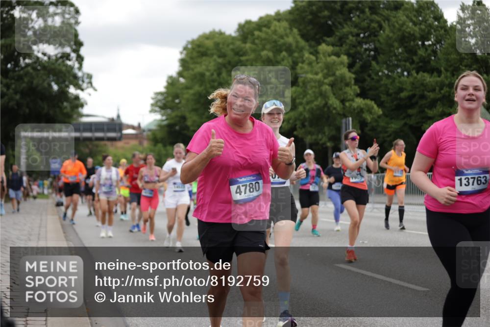29.06.2025 - hella hamburg halbmarathon Jannik Wohlers http://msf.ph/oto/8192759 29.06.2025 11:13:30 Lombardsbrücke 1077, 1238, 1277, 1280, 2551, 3318, 3368, 4071, 4098, 4500, 4501, 4780, 4987, 5591, 5592, 5772, 6812, 7151, 7388, 7906, 8179, 8951, 9148, 9692, 10612, 10753, 11132, 11215, 12081, 12667, 12738, 13084, 13325, 13337, 13763, 14444, 14997, 15003, 15005, 15031, 15485, 15522, 16188, 16207, 16694, 19077 meine-sportfotos.de