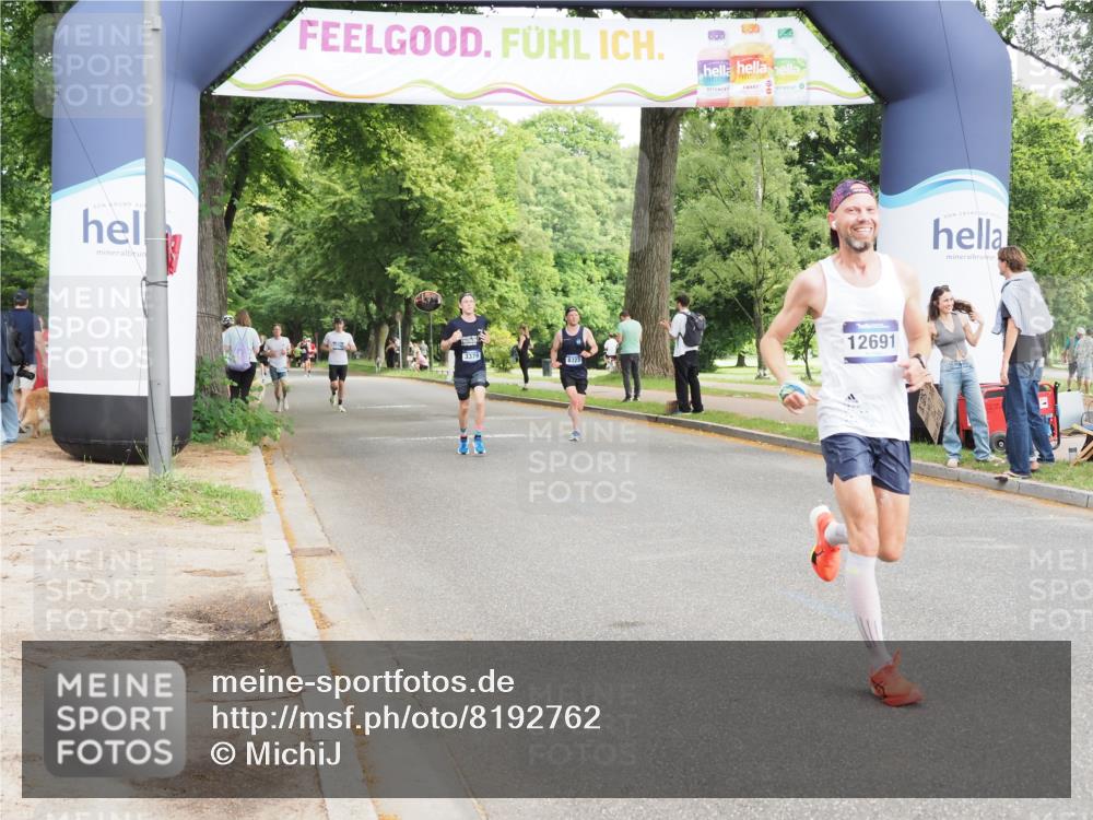 29.06.2025 - hella hamburg halbmarathon MichiJ http://msf.ph/oto/8192762 29.06.2025 10:19:59 Zwischen KM18-KM19 2689, 8318, 12049, 12691 meine-sportfotos.de