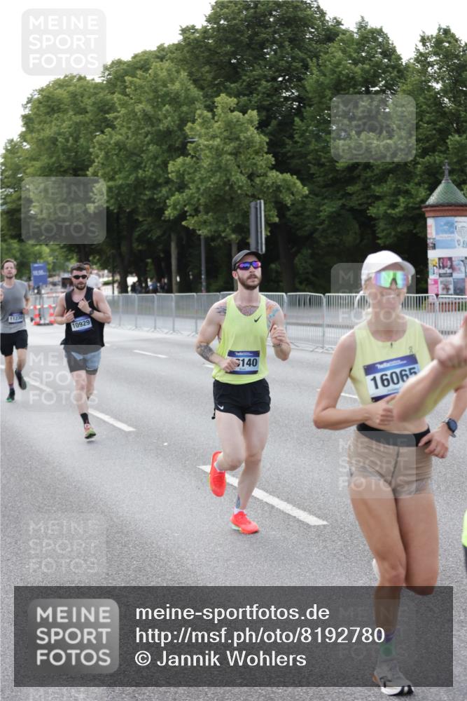 29.06.2025 - hella hamburg halbmarathon Jannik Wohlers http://msf.ph/oto/8192780 29.06.2025 09:45:59 Lombardsbrücke 1344, 2525, 3843, 3955, 4477, 5042, 7534, 7845, 7901, 8784, 8864, 8956, 10298, 10865, 10929, 11230, 11282, 11833, 12987, 13252, 13617, 13961, 14276, 14293, 15391, 15689, 16065, 16140, 16243, 16580, 16931, 17213, 17826, 18235, 18422, 18562, 18563 meine-sportfotos.de