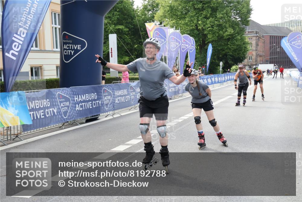 29.06.2025 - hella hamburg halbmarathon Strokosch-Dieckow http://msf.ph/oto/8192788 29.06.2025 09:34:38 Ziel 20050, 20351, 20431, 20435, 20475, 20546 meine-sportfotos.de