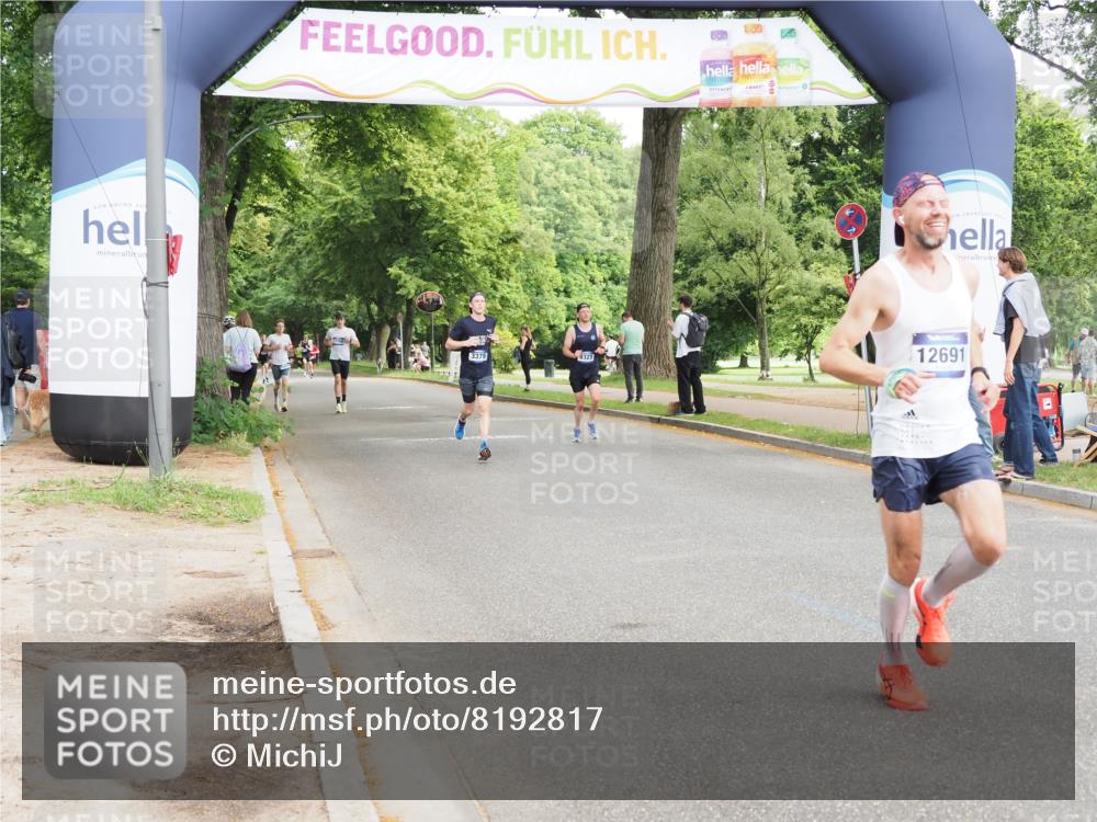 29.06.2025 - hella hamburg halbmarathon MichiJ http://msf.ph/oto/8192817 29.06.2025 10:19:59 Zwischen KM18-KM19 2689, 8318, 12049, 12691 meine-sportfotos.de