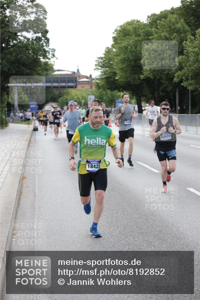 29.06.2025 - hella hamburg halbmarathon Jannik Wohlers http://msf.ph/oto/8192852 29.06.2025 09:45:59 Lombardsbrücke 1344, 2525, 3843, 3955, 4477, 5042, 7534, 7845, 7901, 8784, 8864, 8956, 10298, 10865, 10929, 11230, 11282, 11833, 12987, 13252, 13617, 13961, 14276, 14293, 15391, 15689, 16065, 16140, 16243, 16580, 16931, 17213, 17826, 18235, 18422, 18562, 18563 meine-sportfotos.de