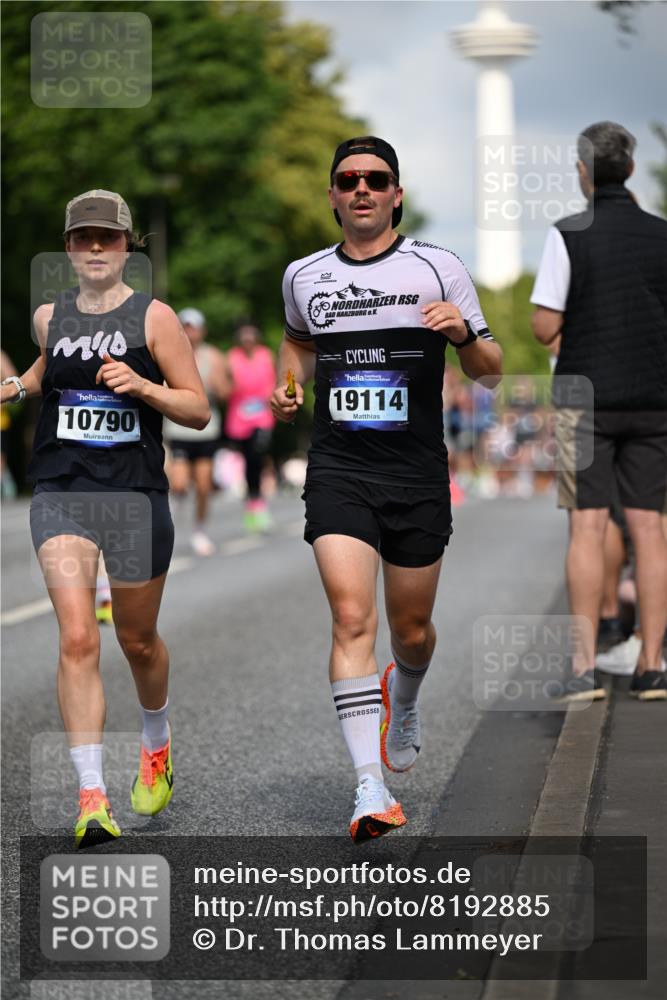 29.06.2025 - hella hamburg halbmarathon Dr. Thomas Lammeyer http://msf.ph/oto/8192885 29.06.2025 09:47:42 Kennedybrücke 1065, 2879, 3075, 3845, 3968, 4678, 5344, 7231, 7349, 7793, 8975, 9047, 10106, 10173, 10790 meine-sportfotos.de