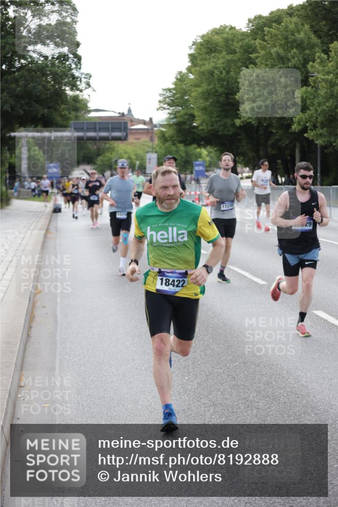 29.06.2025 - hella hamburg halbmarathon Jannik Wohlers http://msf.ph/oto/8192888 29.06.2025 09:46:00 Lombardsbrücke 1344, 1889, 3843, 3955, 4477, 5042, 7534, 7845, 7901, 8784, 8864, 8956, 10298, 10865, 10929, 11230, 11282, 11833, 12987, 13252, 13617, 13961, 14276, 15391, 15689, 16065, 16140, 16243, 16580, 16931, 17213, 17826, 18235, 18422, 18562, 18563 meine-sportfotos.de