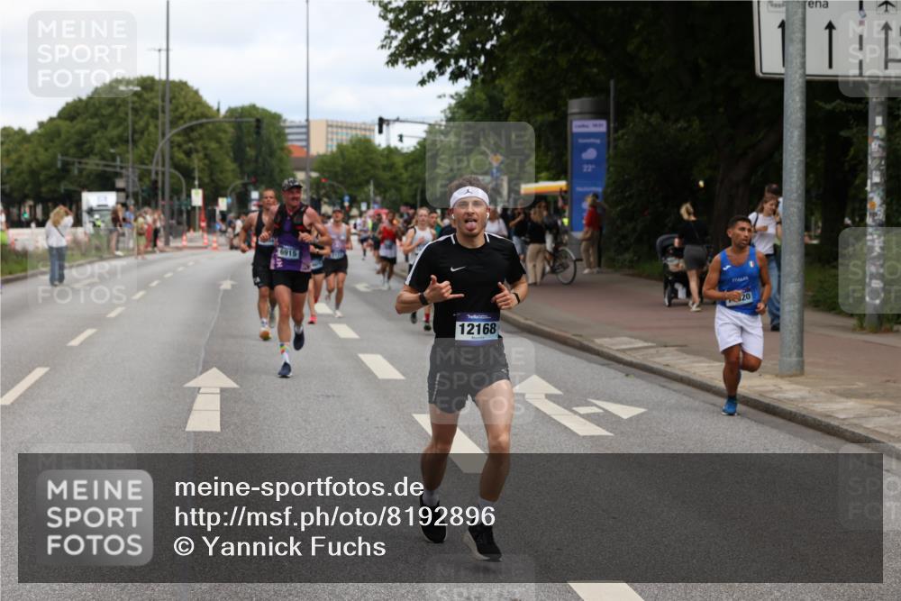 29.06.2025 - hella hamburg halbmarathon Yannick Fuchs http://msf.ph/oto/8192896 29.06.2025 10:31:17 20KM 1385, 1571, 2121, 3959, 5961, 6915, 7831, 8084, 8121, 9313, 10404, 10852, 11120, 11304, 11620, 12051, 12168, 12916, 13991, 14075, 14622, 15621, 16158, 17078, 17192, 18038, 18156, 18733 meine-sportfotos.de