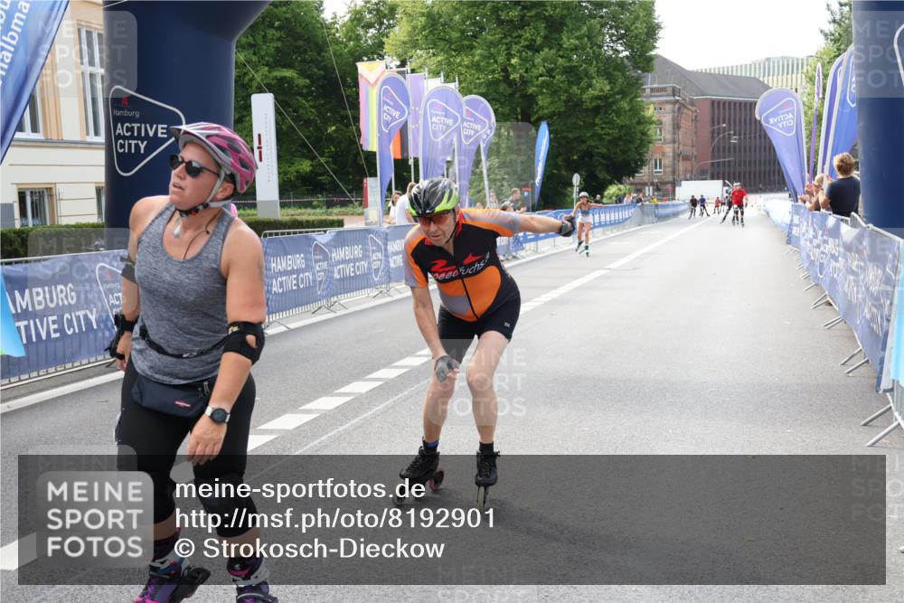 29.06.2025 - hella hamburg halbmarathon Strokosch-Dieckow http://msf.ph/oto/8192901 29.06.2025 09:34:41 Ziel 20050, 20351, 20475 meine-sportfotos.de