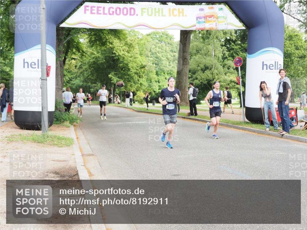 29.06.2025 - hella hamburg halbmarathon MichiJ http://msf.ph/oto/8192911 29.06.2025 10:20:01 Zwischen KM18-KM19 2689, 3379, 8323, 12049, 12691 meine-sportfotos.de
