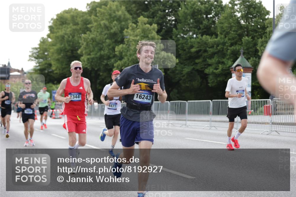 29.06.2025 - hella hamburg halbmarathon Jannik Wohlers http://msf.ph/oto/8192927 29.06.2025 09:46:04 Lombardsbrücke 1344, 1889, 3955, 4477, 7534, 7845, 7901, 8784, 8864, 8956, 10298, 10865, 10929, 11230, 11304, 11661, 12987, 13252, 13617, 13961, 14276, 15391, 15902, 16065, 16140, 16243, 16811, 16931, 16957, 17213, 17826, 18422 meine-sportfotos.de