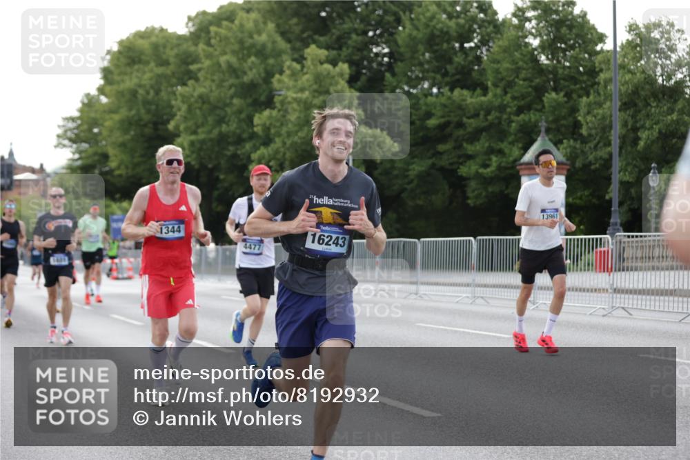 29.06.2025 - hella hamburg halbmarathon Jannik Wohlers http://msf.ph/oto/8192932 29.06.2025 09:46:04 Lombardsbrücke 1344, 1889, 3955, 4477, 7534, 7845, 7901, 8784, 8864, 8956, 10298, 10865, 10929, 11230, 11304, 11661, 12987, 13252, 13617, 13961, 14276, 15391, 15902, 16065, 16140, 16243, 16811, 16931, 16957, 17213, 17826, 18422 meine-sportfotos.de