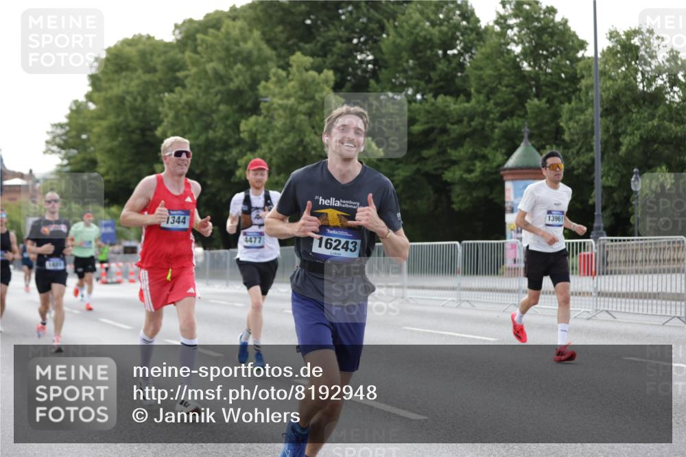 29.06.2025 - hella hamburg halbmarathon Jannik Wohlers http://msf.ph/oto/8192948 29.06.2025 09:46:04 Lombardsbrücke 1344, 1889, 3955, 4477, 7534, 7845, 7901, 8784, 8864, 8956, 10298, 10865, 10929, 11230, 11304, 11661, 12987, 13252, 13617, 13961, 14276, 15391, 15902, 16065, 16140, 16243, 16811, 16931, 16957, 17213, 17826, 18422 meine-sportfotos.de