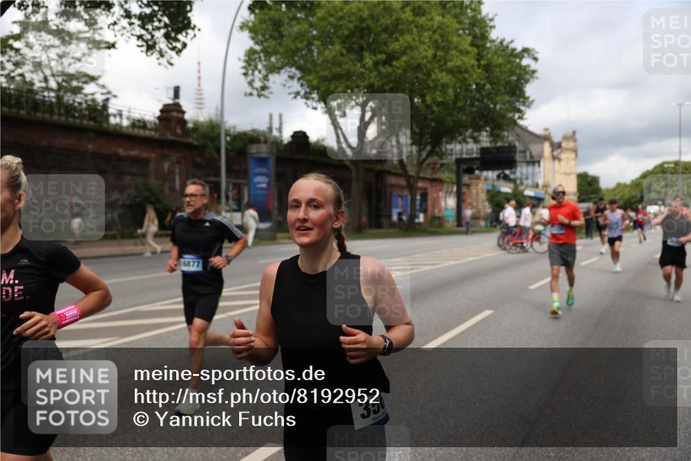 29.06.2025 - hella hamburg halbmarathon Yannick Fuchs http://msf.ph/oto/8192952 29.06.2025 10:44:05 20KM 1216, 1321, 2020, 2234, 2788, 3296, 3414, 3543, 3562, 3852, 4247, 4933, 5447, 5894, 5978, 6115, 6125, 6282, 7100, 7657, 8454, 8576, 8689, 8813, 8899, 8921, 9031, 9303, 9491, 9551, 9597, 9723, 10189, 10480, 11339, 11975, 12203, 12271, 12733, 13159, 13225, 13282, 13463, 13758, 13976, 14562, 14794, 14838, 15519, 15620, 15966, 16000, 16403, 16732, 16738, 16843, 16877, 16887, 17001, 17282, 17319, 17908, 18229, 18350, 18451, 18499, 18960 meine-sportfotos.de