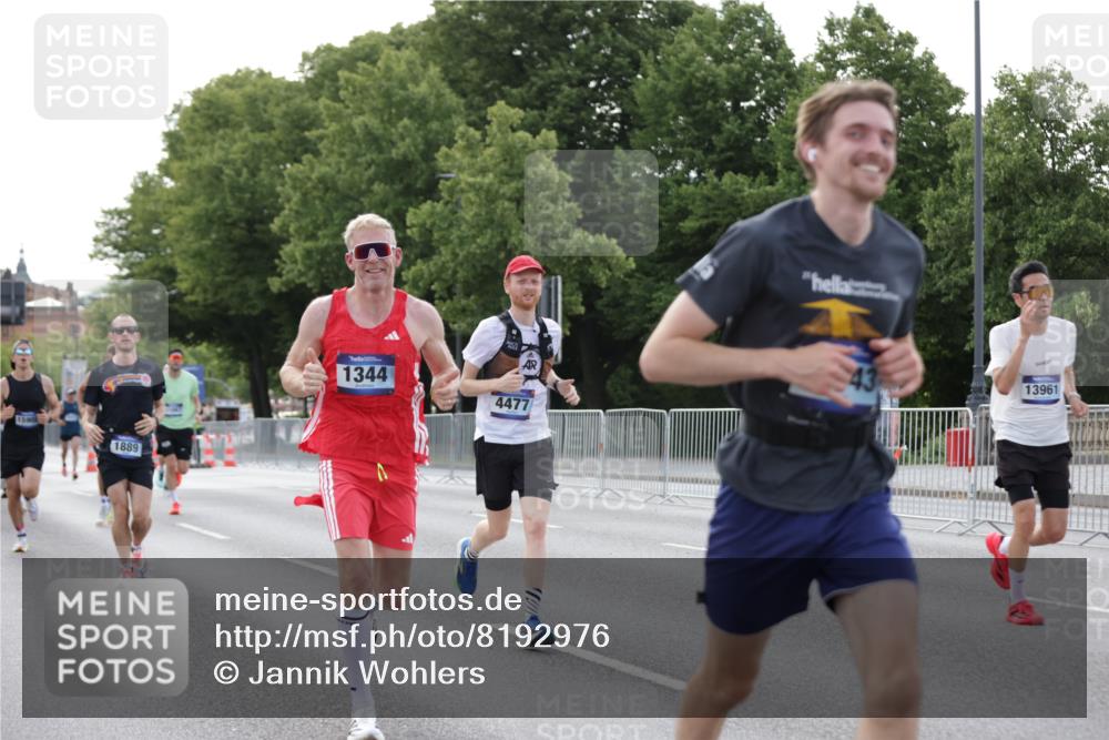 29.06.2025 - hella hamburg halbmarathon Jannik Wohlers http://msf.ph/oto/8192976 29.06.2025 09:46:04 Lombardsbrücke 1344, 1889, 3955, 4477, 7534, 7845, 7901, 8784, 8864, 8956, 10298, 10865, 10929, 11230, 11304, 11661, 12987, 13252, 13617, 13961, 14276, 15391, 15902, 16065, 16140, 16243, 16811, 16931, 16957, 17213, 17826, 18422 meine-sportfotos.de