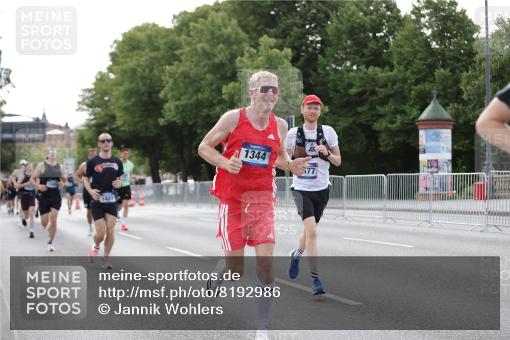 29.06.2025 - hella hamburg halbmarathon Jannik Wohlers http://msf.ph/oto/8192986 29.06.2025 09:46:04 Lombardsbrücke 1344, 1889, 3955, 4477, 7534, 7845, 7901, 8784, 8864, 8956, 10298, 10865, 10929, 11230, 11304, 11661, 12987, 13252, 13617, 13961, 14276, 15391, 15902, 16065, 16140, 16243, 16811, 16931, 16957, 17213, 17826, 18422 meine-sportfotos.de