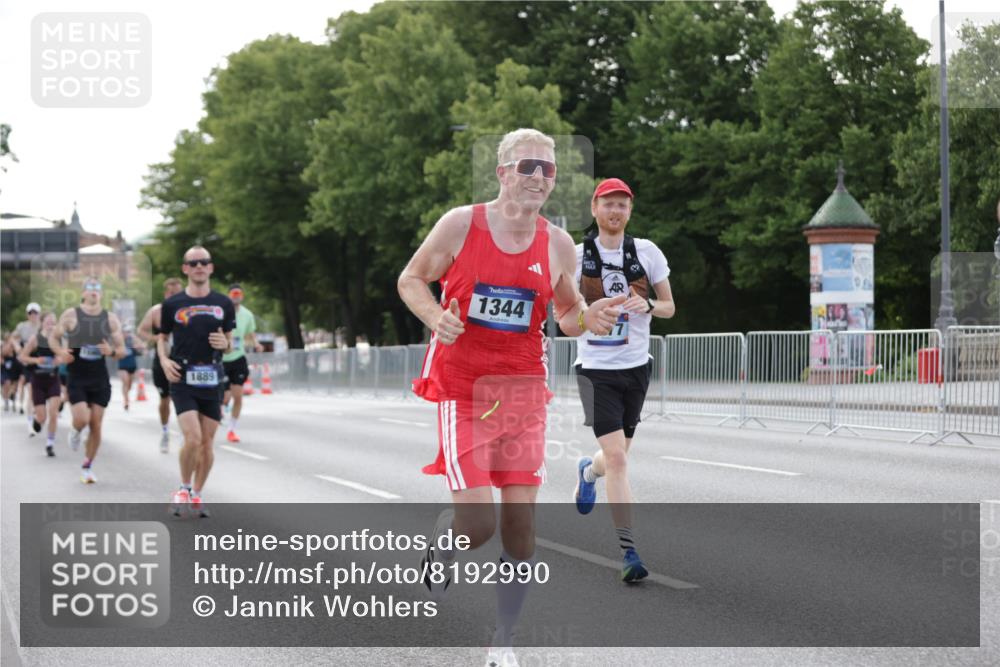 29.06.2025 - hella hamburg halbmarathon Jannik Wohlers http://msf.ph/oto/8192990 29.06.2025 09:46:05 Lombardsbrücke 1344, 1889, 3955, 4477, 4944, 7534, 7901, 8784, 8864, 10298, 10865, 10929, 11230, 11304, 11661, 12987, 13252, 13617, 13961, 14276, 14450, 15902, 16065, 16140, 16243, 16811, 16931, 16957, 17213, 17826, 18277, 18422 meine-sportfotos.de